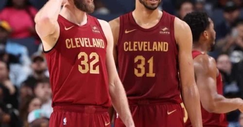 Proposed 3-Team Trade Sends Explosive Big Man to Warriors