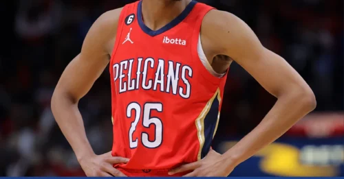 The NBA is about to witness the 'craziest' trade: Celtics and Warriors are relentlessly pursuing a $112 million star in a shocking three-team trade!