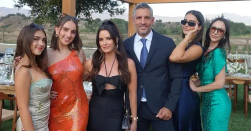 Why Did Mauricio Break Down in Tears Seeing His Wife's 'Sexy' Photo with Their Kids – Heartbreaking Story or Just a Publicity Stunt?
