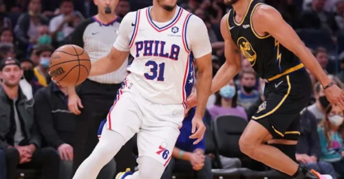 For just $3 million, the Warriors 'stole' a former 76ers star, forming an 'unbeatable' duo with Stephen Curry that’s shaking up the NBA!