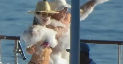 Jeff Bezos y Lauren Sánchez organizan una lujosa fiesta de espuma en un superyate de 500 millones de dólares antes de su boda