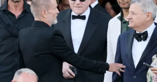 Por qué Salma Hayek no asistió a la boda de Jeff Bezos y Lauren Sánchez mientras su esposo multimillonario asistió solo