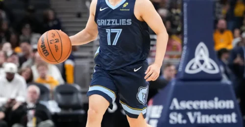 Shocking Move! The Chicago Bulls just signed the shortest player in NBA history at 5'8