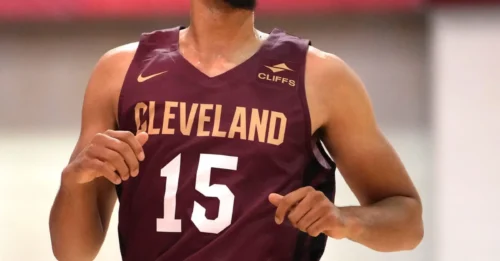 SHOCKING: Warriors officially acquire a 6-foot-8 heavyweight weapon