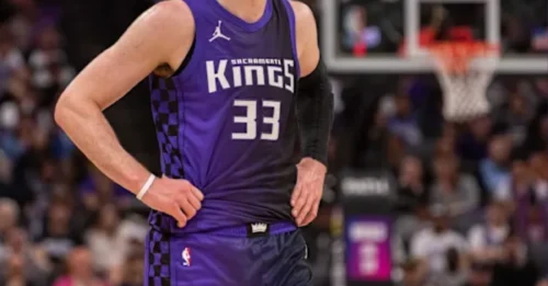 The Lakers have finalized a mysterious contract: 6.9 points, 3.9 rebounds, 2.4 assists - modest stats, but the Lakers believe this is the 'final piece' for a championship.