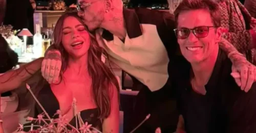 Tom Brady y Sofía Vergara tienen un romance de verano en España después de que él le pidiera sentarse a su lado en un viaje lleno de estrellas.