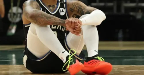 LILLARD DROPS BOMBSHELL: Direct Message to Warriors & Celtics Amid Trade Rumors!