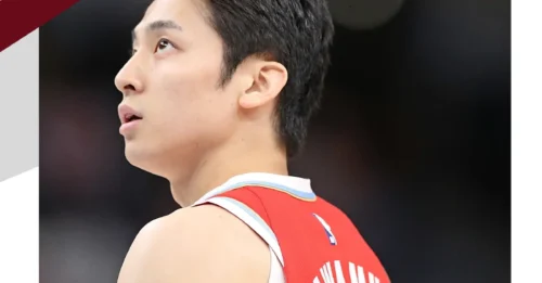 Standing at 1.72m but with colossal talent – 10 assists + 3 steals – Yuki Kawamura is giving the Chicago Bulls a headache with an undeniable performance at the Summer League!