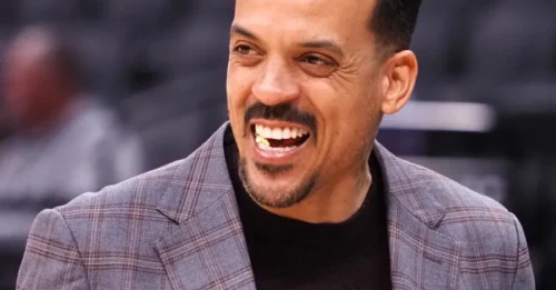 WARRIORS LEGEND DROPS BOMB: 