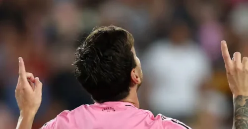 BREAKING: Lionel Messi Surpasses Ronaldo in Jaw-Dropping Stat – CR7 Fans in Disbelief!