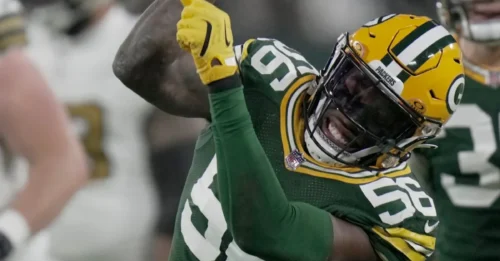 The Silent Storm: How One Young Packer Is Quietly Commanding Every Gaze at Camp