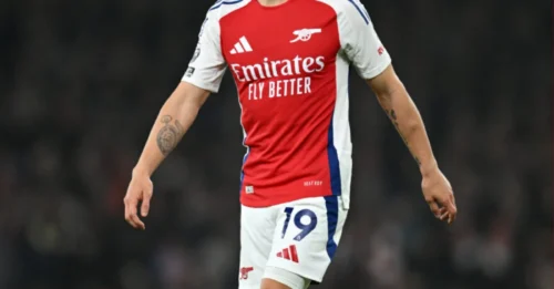 Arsenal star SHOCKINGLY stalls on new contract, sparking wild exit rumors that could rock the Gunners!