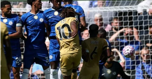 SHOCKING DECISION: Eberechi Eze’s Free-Kick Masterpiece Ruled Out Against Chelsea – Fans Furious!