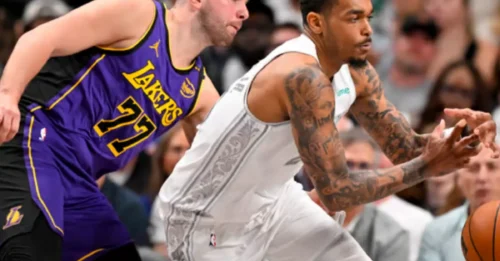 Lakers' Sudden Reversal: Lakers' Front Office Shuts Down Blockbuster Trade Talks for Elite 3-and-D Star in Stunning Decision.