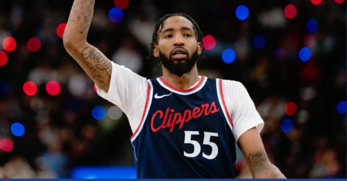 Warriors' Desperate Play for Rival's 6-Foot-5 Weapon Amid Catastrophic Kawhi Leonard Scandal to Rescue Curry's Title Hopes.