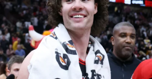 League-Altering Move: Bulls' Surprising Stance on Giddey's Max Extension Negotiations Revealed in Exclusive Report.