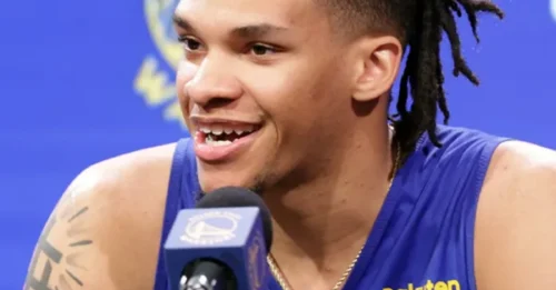 RESCUE MISSION FOR CURRY: Warriors waste no time signing 6-foot-3 champion guard to end the era of him 