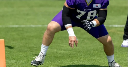 Vikings Shuffle the Deck: Kelly to IR After 2nd Concussion, Fan-Favorite Ham Returns in Pivotal Roster Move