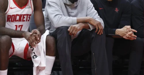 KD'S VIRAL MOMENT:  Kevin Durant's Bizarre Courtside Reaction After Rockets Game Sparks NBA Frenzy