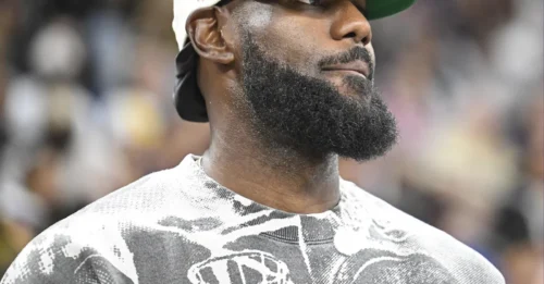 LEBRON'S HISTORIC HEARTBREAK: Lakers Star Set to Break Unwanted 21-Year Record With Latest Injury