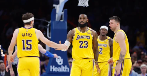 UNPRECEDENTED TURNING POINT: Reaves' shocking statement about LeBron James' future, hinting at a possible 