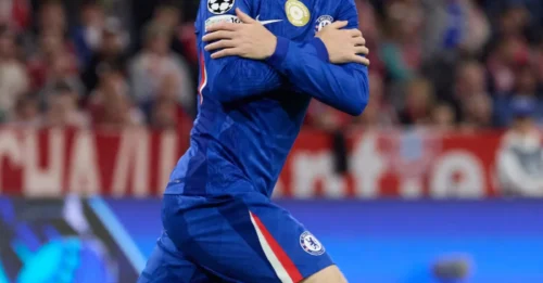 Transfer Bombshell: England International Caught in Tug-of-War Between Chelsea and Liverpool!