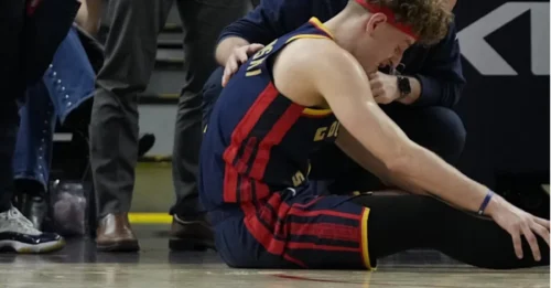 OMG! Warriors' Star's Season Is In JEOPARDY After He Collapses In Preseason Finale With A SHOCKING Non-Contact Injury!