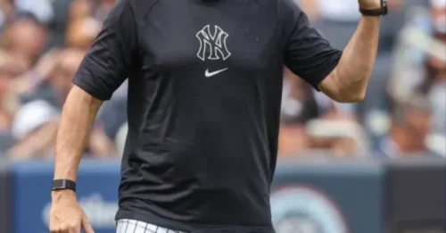 8 AND OUT: Yankees' Front Office Reels as Nearly a Dozen Players Bolt for the Exits.