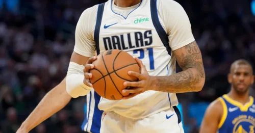LAKERS ROCK THE SEASON WITH BOMBSHELL TRADE: Bulls Capitalize on Dallas' Turmoil, Trade for Premier Shot-Blocker Exploits Mavericks' Dysfunction.