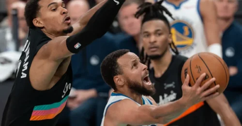 WATCH THIS! Stephen Curry's Insane New Shot Over Wembanyama Is Going Viral: He Made The 7-Foot Phenom Look COMPLETELY Helpless!