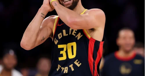 BOMBSHELL: Steph Curry Officially Breaks Every Record, Joins the Immortal Ranks with MJ & LeBron.