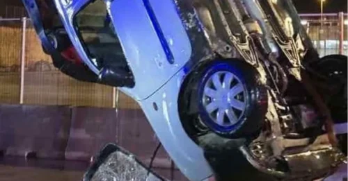 Un turista de 67 años muere al caer su coche a aguas heladas en un popular destino turístico.