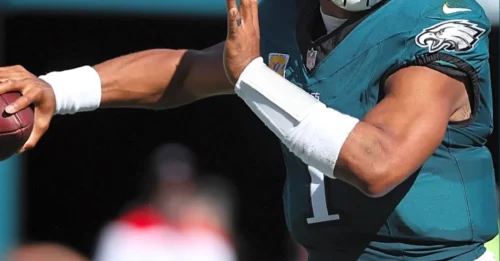 Jalen Hurts FIRES A WARNING SHOT, Sends Unmistakable Message to Eagles' Offense Critics
