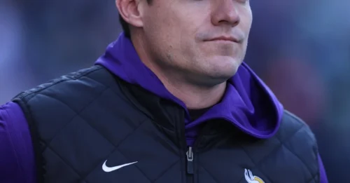 BREAKING: Kevin O'Connell on J.J. McCarthy, benching Thielen, 4th and 1 call, more