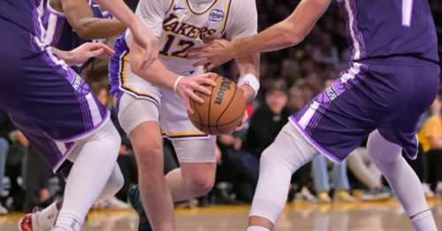BOMBSHELL: Jake LaRavia’s 1-word answer for Lakers’ response after tough practice