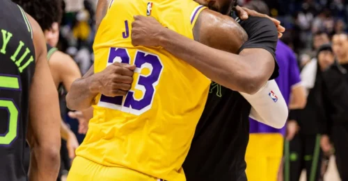 BLOCKBUSTER LIFELINE IN LA! LAKERS front office finds jaw-dropping avenue to pursue $14M two-way star in season-saving twist.