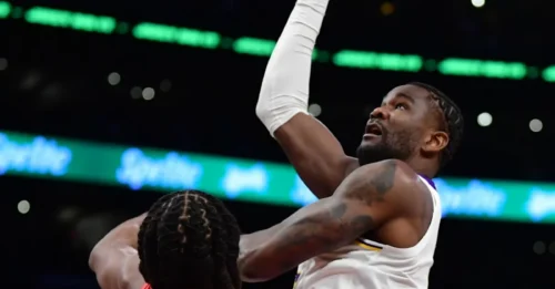 IT’S OFFICIAL! A LAKERS LEGEND’S RECORD HAS FALLEN! Deandre Ayton just joined a realm of historic dominance nobody saw coming!