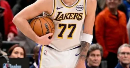 LOCKBUSTER BOMBSHELL! Lakers Orchestrate UNTHINKABLE Heist, Sends Luka Doncic in Stunning Swap for Bucks' $175M Champ.