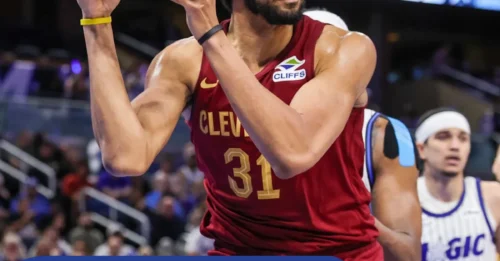 GOLDEN STATE IN CRISIS! Steve Kerr Reveal Dubs' Desperate $20M Play for Cavs Star to Rescue Curry's Championship Hopes Post-Butler Meltdown