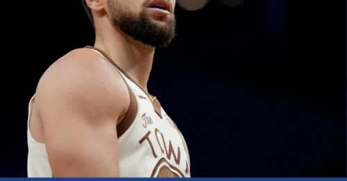 GOLDEN STATE DROP A BOMBSHELL: Steve Kerr Shares Update on Steph Curry's Knee Injury After Pistons Game