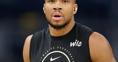 DISASTER IN GOLDEN : Warriors hit with discouraging news in Giannis Antetokounmpo sweepstakes