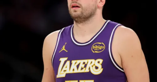 BREAKING IN LOS ANGELES:JJ Redick provides Luka Doncic injury update after Lakers defeat 76ers