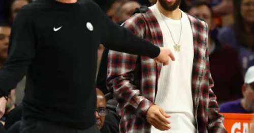 Steph Curry on knee injury, Porzingis trade, Warriors future WITH 3 SHOCKING WORDS that rocked the NBA