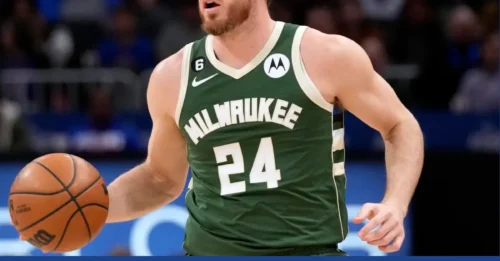GOLDEN WARRIORS DROP A BOMBSHELL! Urged To Acquire 6-Foot-5 Ex-Bucks NBA Champion Guard Via Buyout.
