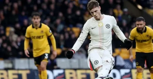 BREAKING: Cole Palmer shuts out the speculation with emphatic hat-trick at Molineux - but one Chelsea player's woes continue to deepen, writes KIERAN GILL