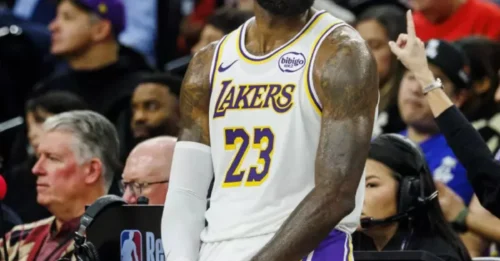 LAKERS DROP A BOMBSHELL! LeBron James Officially Out Of Postseason Awards For The First Time In 22 Years