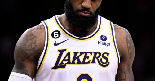 LAKERS DROP A BOMBSHELL! LeBron James reveals the only thing stopping the Lakers from touching the title - ONLY 6 WORDS THAT MAKE RIVALS GLOAT
