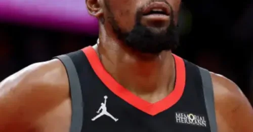 KD DROPS A BOMBSHELL! Kevin Durant Ruthlessly Mocks Fan For Wearing Adidas Shoes.