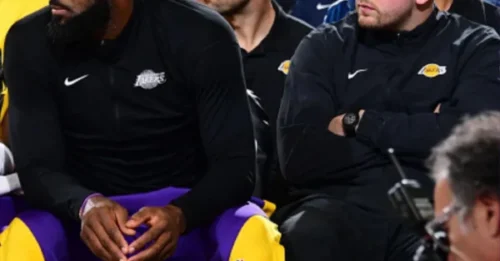 2 LAKERS PILLARS AT ODDS: Fans Terrified by Luka-LeBron Footage Today — The Chilly Interaction Between Luka Doncic and LeBron James on the Bench EXPLODES Across the NBA.