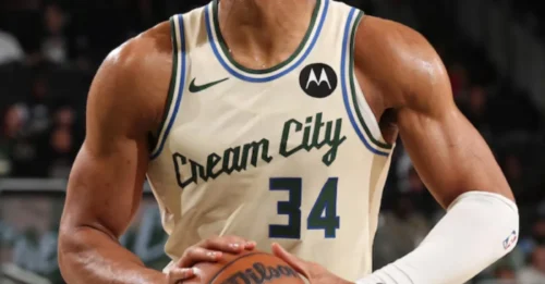 BOMSHELL: New Warriors Rumors on Giannis, Kawhi Leonard, Jaren Jackson Jr. Trade Pursuits at NBA Deadline